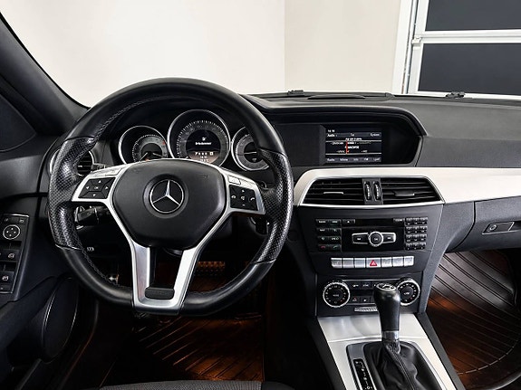 Mercedes-Benz C220 9 of 9