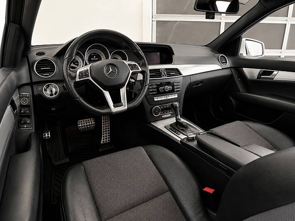 Mercedes-Benz C220 6 of 9