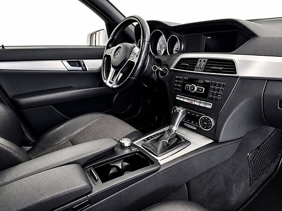 Mercedes-Benz C220 7 of 9