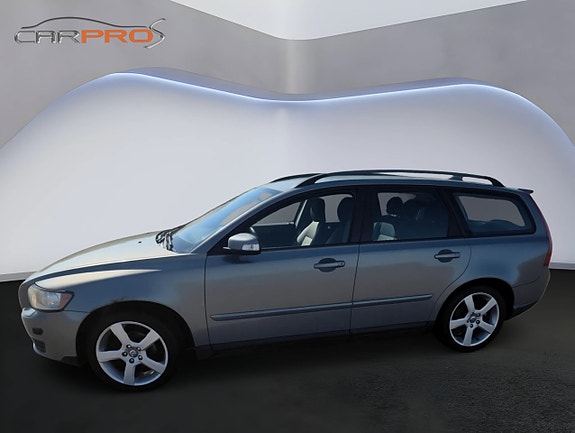 Volvo V50 2 of 6