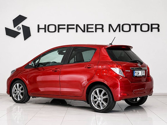 Toyota Yaris 4 of 12