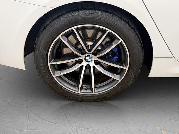 BMW 530e 12 of 30