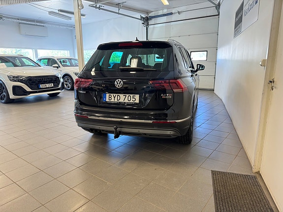 Volkswagen Tiguan 4 of 15