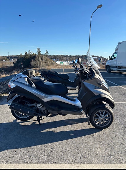 Piaggio MP3 400 LT 3 of 7