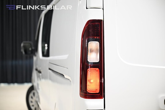 Renault Trafic 12 of 28