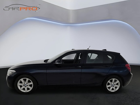 BMW 116d 2 of 12