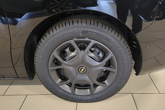 Opel Vivaro 9 of 9
