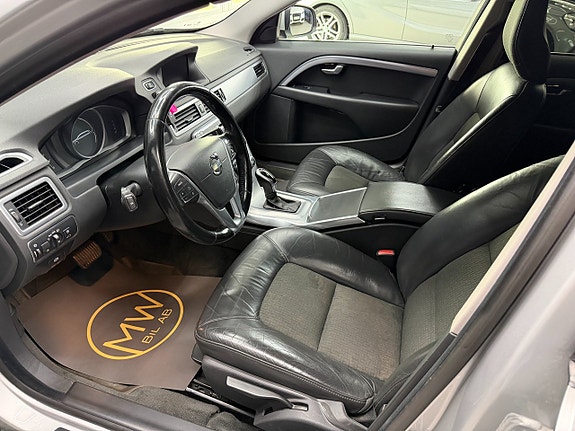 Volvo V70 5 of 13