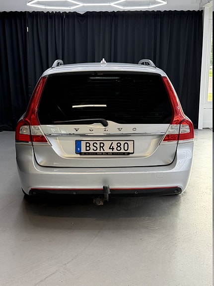 Volvo V70 10 of 13