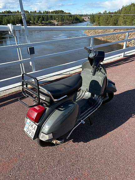 Piaggio Vespa PX 125 E 3 of 3