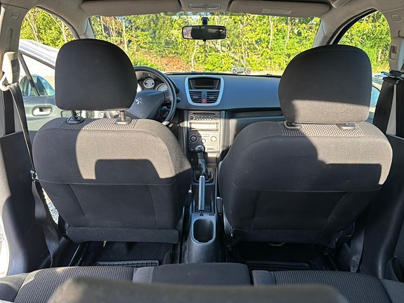 Peugeot 207 16 of 18
