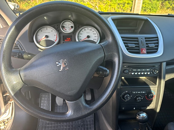 Peugeot 207 11 of 18