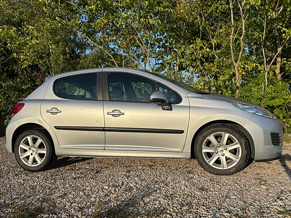 Peugeot 207 9 of 18