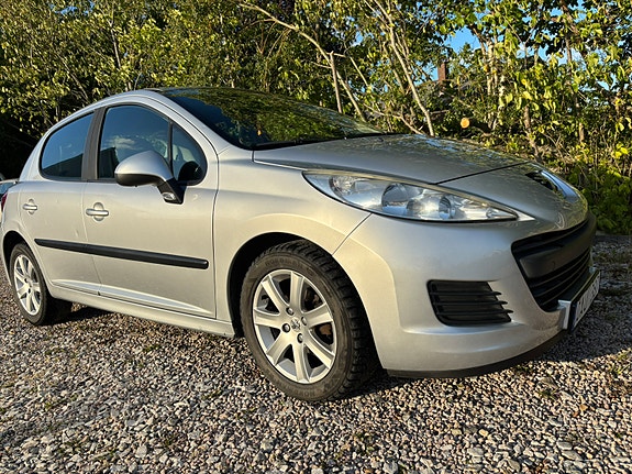 Peugeot 207 8 of 18