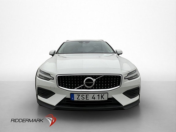 Volvo V60 Cross Country 2 of 30