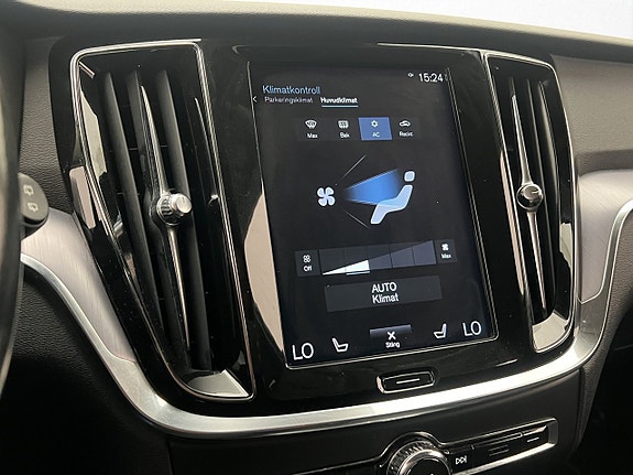 Volvo V60 Cross Country 21 of 30