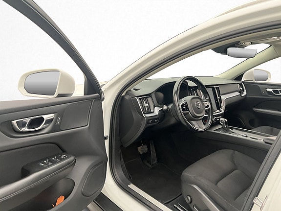 Volvo V60 Cross Country 11 of 30