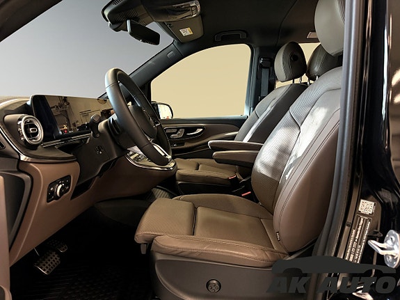 Mercedes-Benz V300 d 6 of 8
