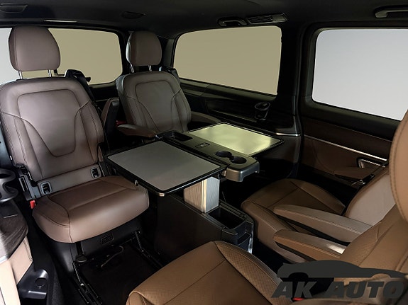 Mercedes-Benz V300 d 8 of 8