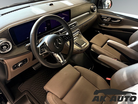 Mercedes-Benz V300 d 5 of 8