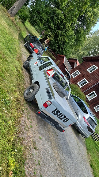 Isuzu 3 of 5