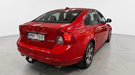 Volvo S40 3 of 17