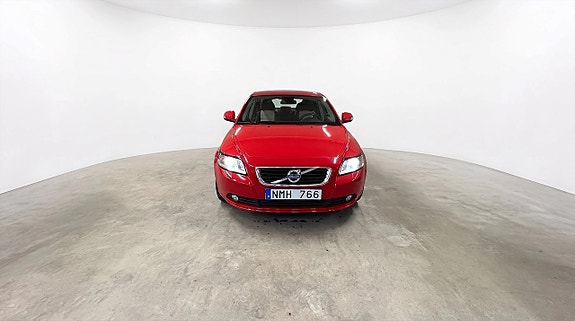 Volvo S40 2 of 17