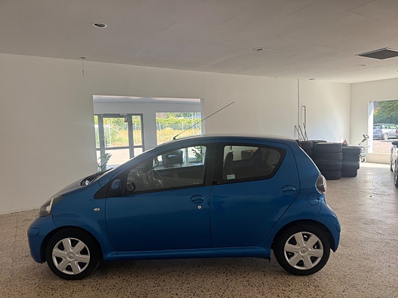 Toyota Aygo 5 of 6