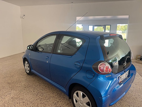 Toyota Aygo 4 of 6