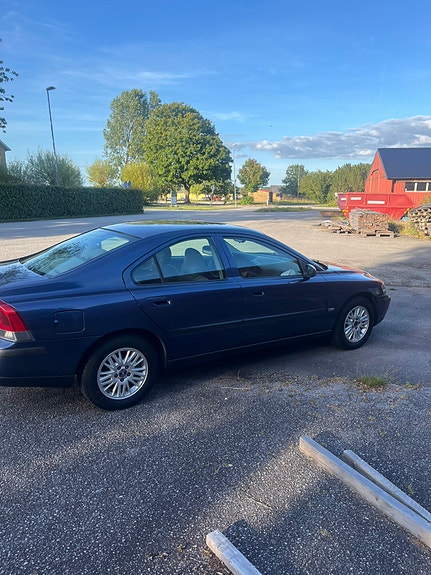 Volvo S60 2 of 10