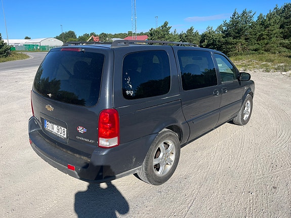 Chevrolet Uplander 3 of 5