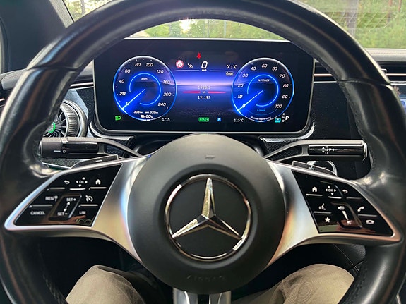 Mercedes-Benz EQE350 4 of 18