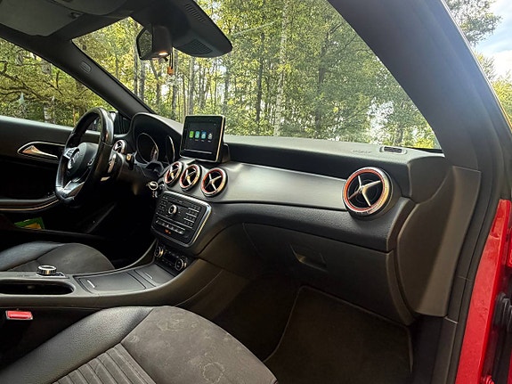 Mercedes-Benz CLA200 9 of 12