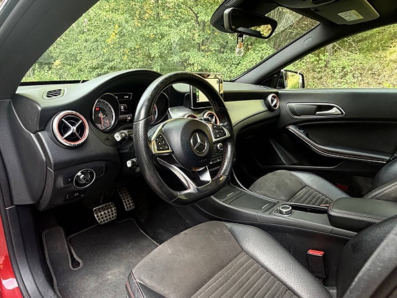 Mercedes-Benz CLA200 7 of 12