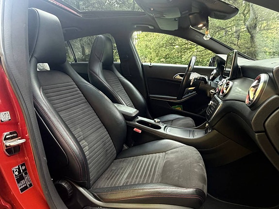 Mercedes-Benz CLA200 10 of 12