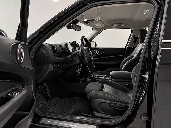 MINI Clubman Cooper 4 of 8