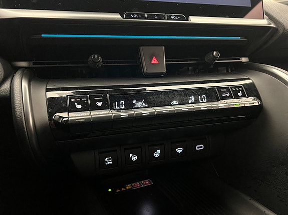 Toyota C-HR 26 of 28