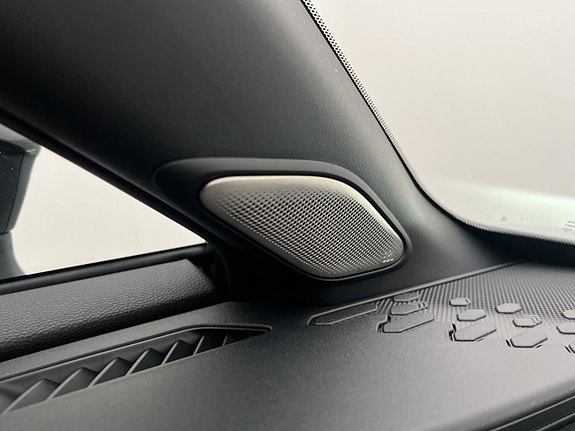 Toyota C-HR 15 of 28