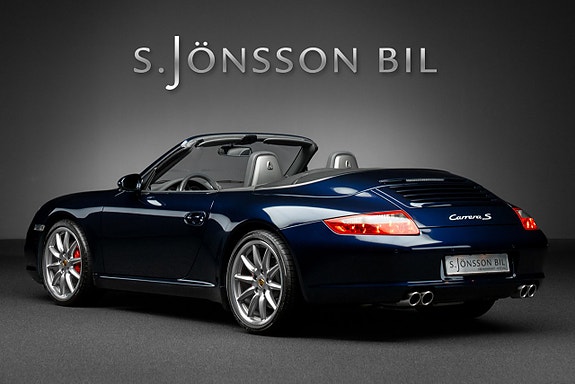 Porsche 911 2 of 17