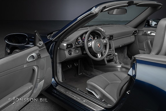 Porsche 911 6 of 17