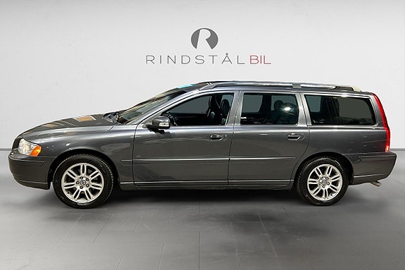 Volvo V70 3 of 17