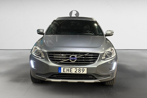 Volvo XC60 10 of 17