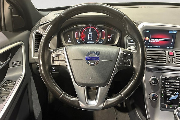 Volvo XC60 13 of 17