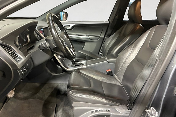 Volvo XC60 3 of 17