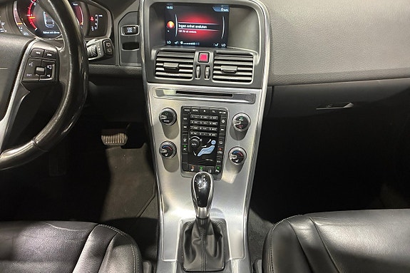 Volvo XC60 12 of 17