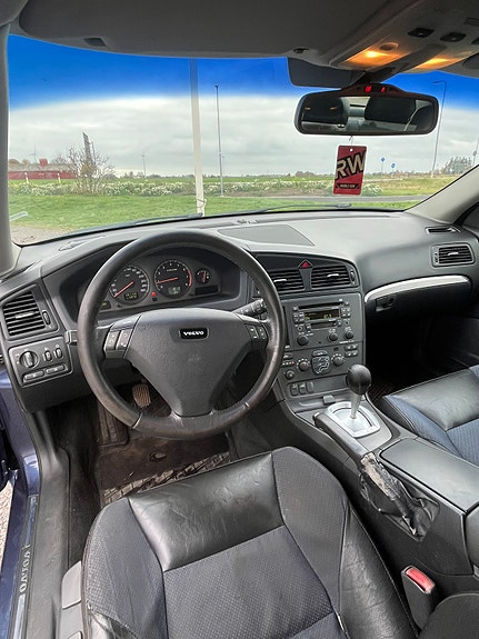 Volvo S60 4 of 5