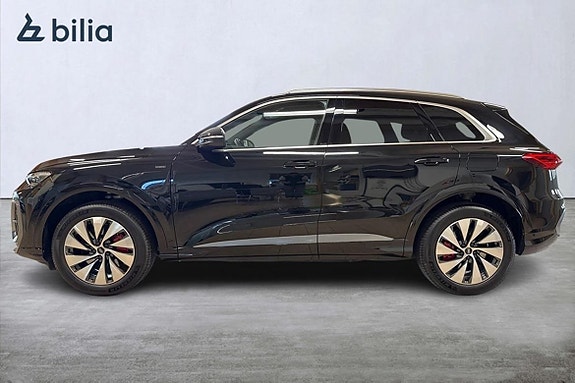 Audi Q5 2 of 18
