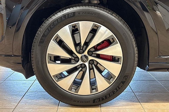 Audi Q5 12 of 18