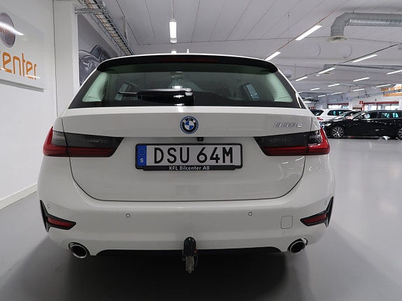 BMW 330e 7 of 30