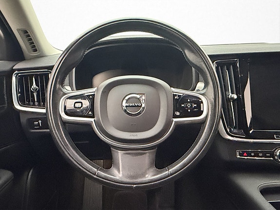Volvo V90 10 of 30